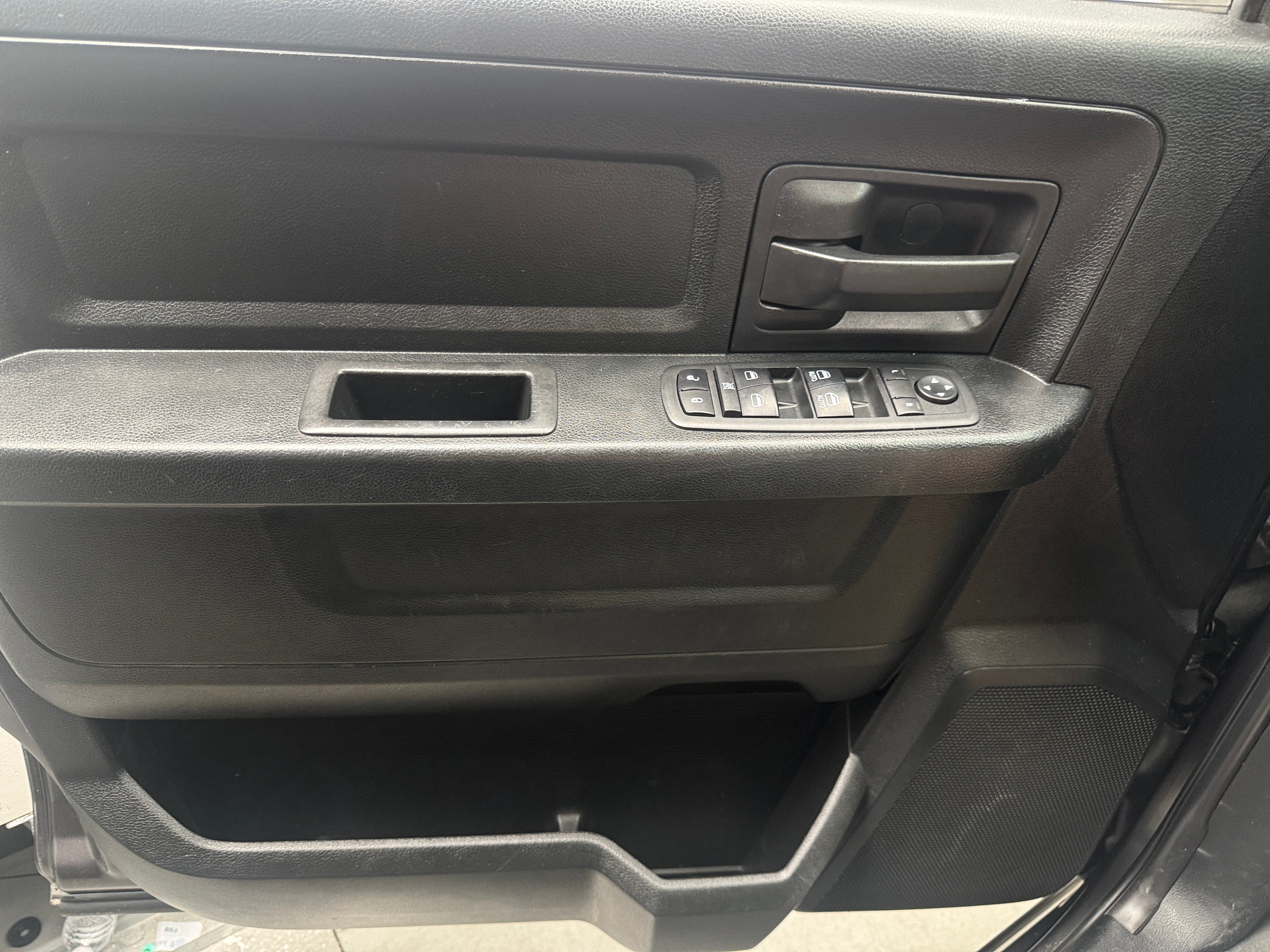 ram ram 1500 pickup 2018 1C6RR7KG0JS300490 image ram ram 1500 pickup 2018 1C6RR7KG0JS300490 image